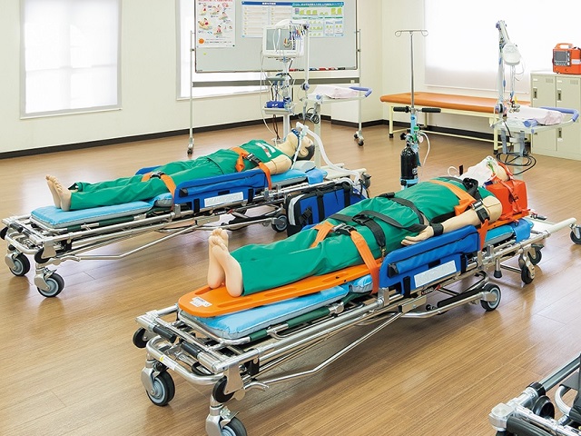 【救急救命実習室】救急救命士の育成に必要な最新設備