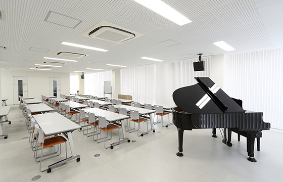 〈五橋キャンパス〉音楽演習室
