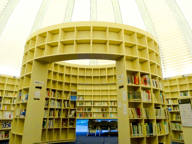 甲南大学の図書館