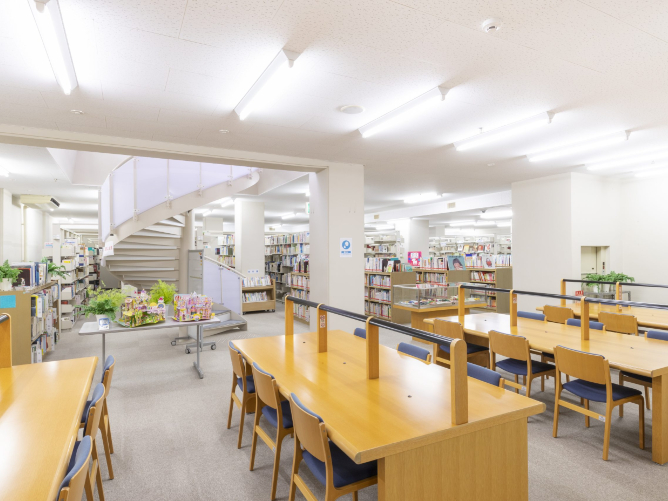 神戸教育短期大学の図書館