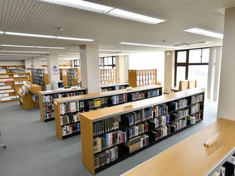 東大阪大学短期大学部の図書館