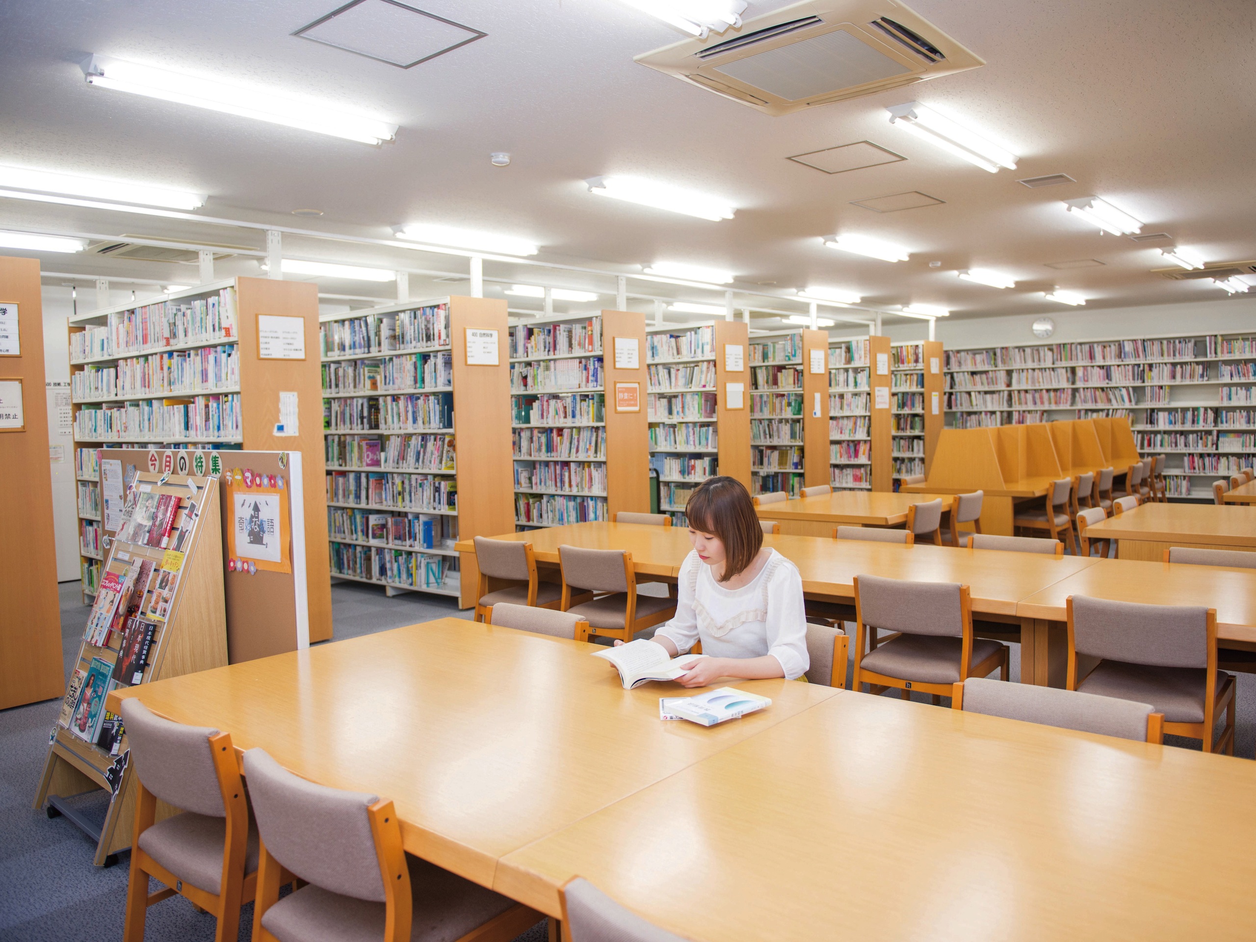 南九州大学短期大学部の図書館