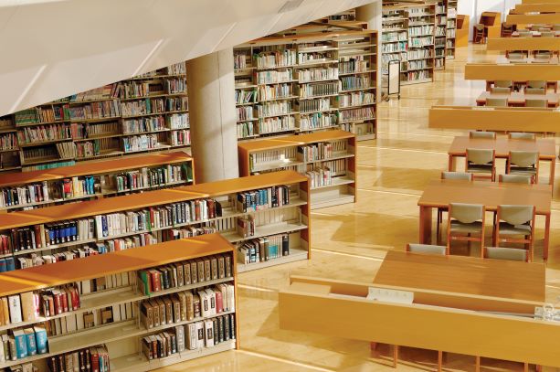 仁愛大学の図書館