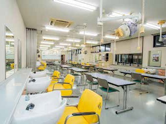 九州ＣＴＢ理容美容専門学校の施設・設備